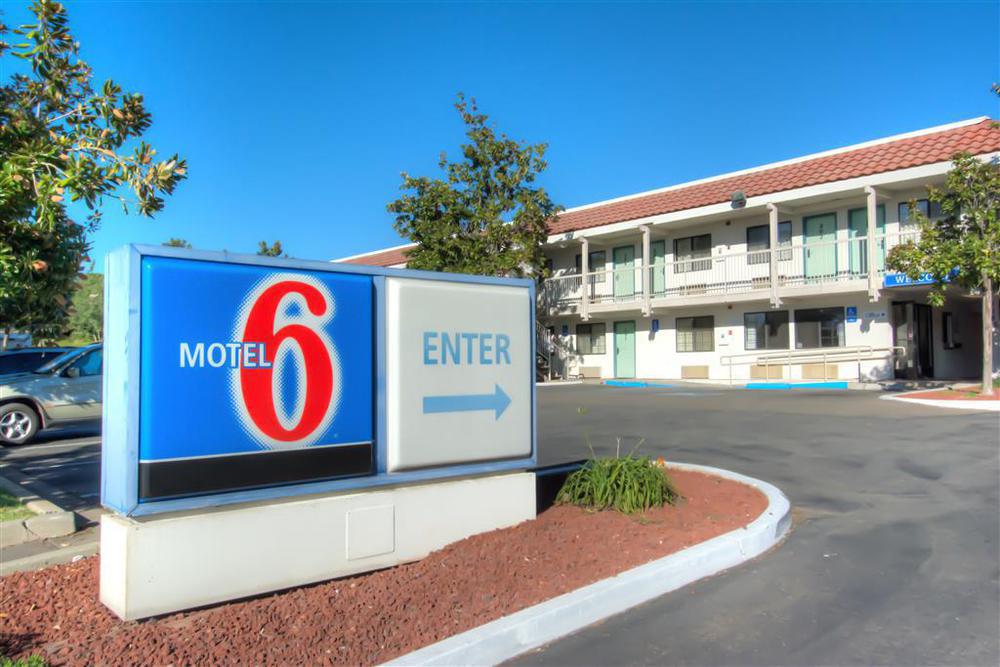 Motel 6-Redding, Ca - South מראה חיצוני תמונה