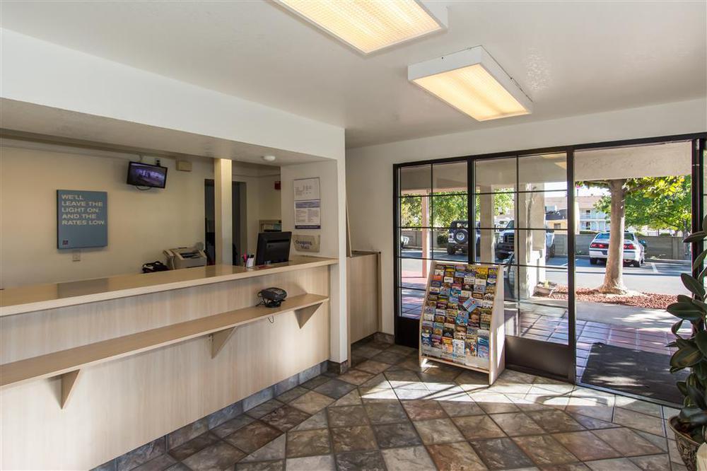 Motel 6-Redding, Ca - South מראה פנימי תמונה