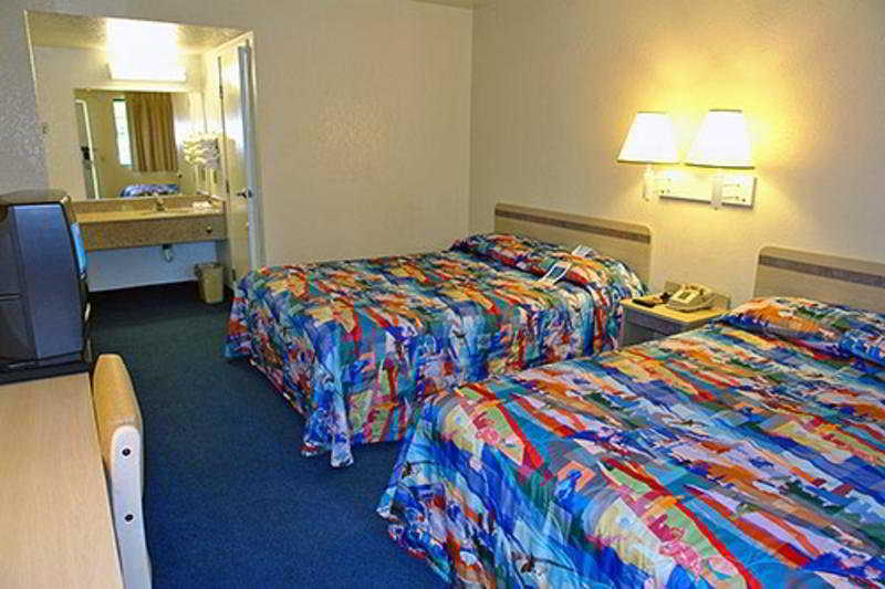 Motel 6-Redding, Ca - South מראה חיצוני תמונה