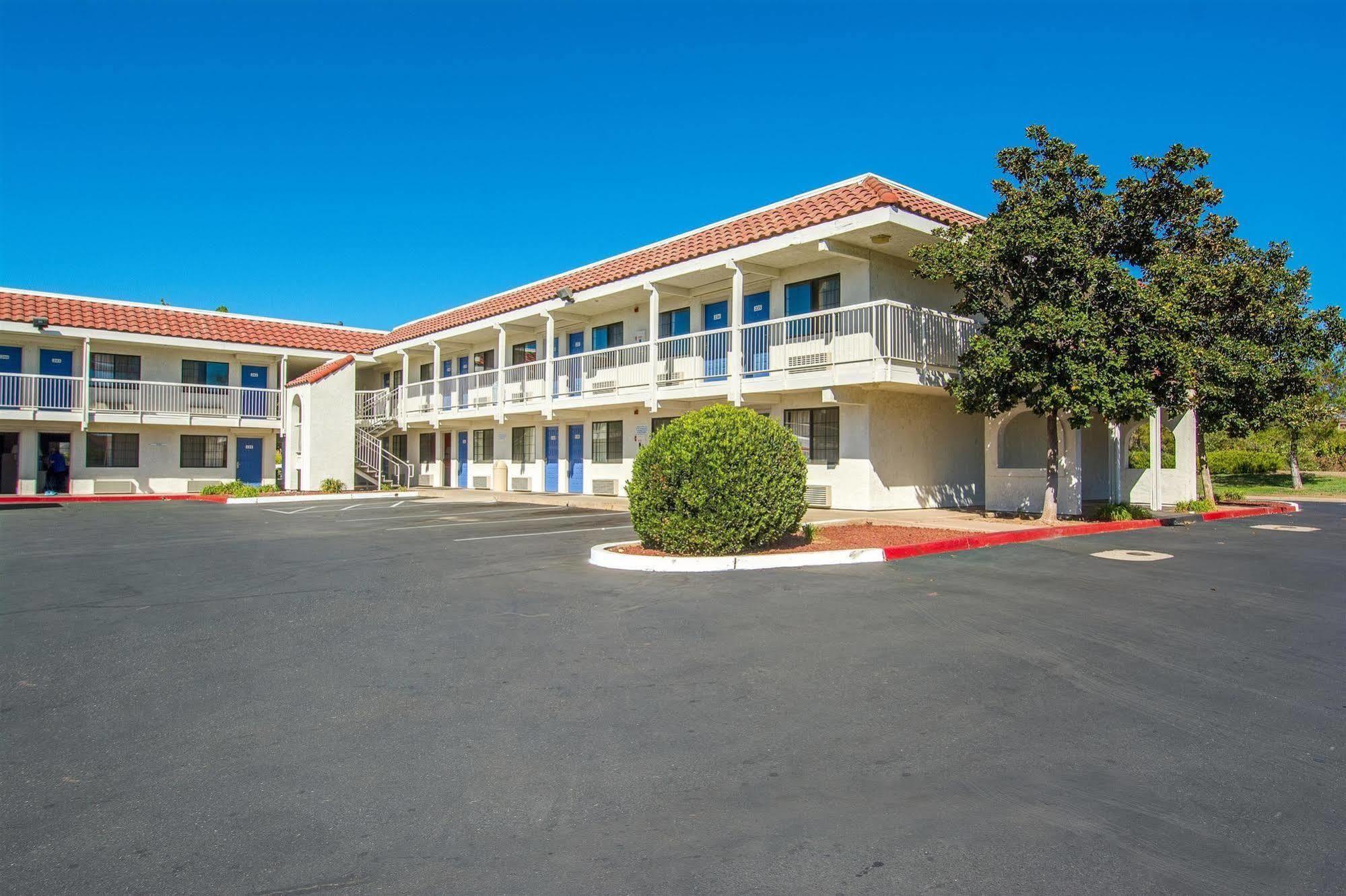 Motel 6-Redding, Ca - South מראה חיצוני תמונה