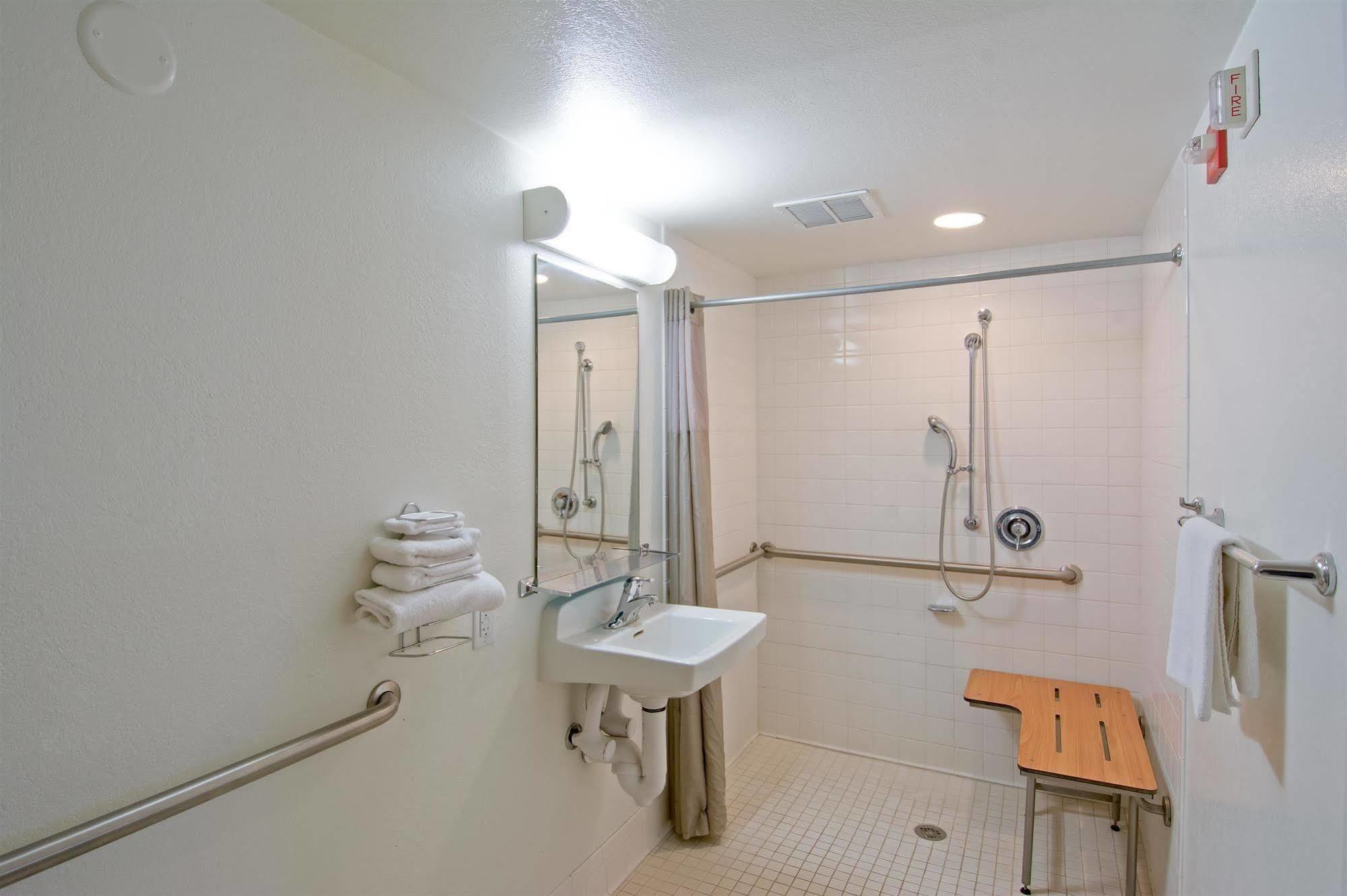 Motel 6-Redding, Ca - South מראה חיצוני תמונה