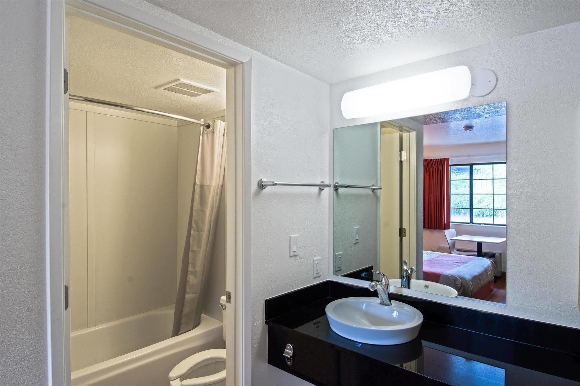 Motel 6-Redding, Ca - South מראה חיצוני תמונה