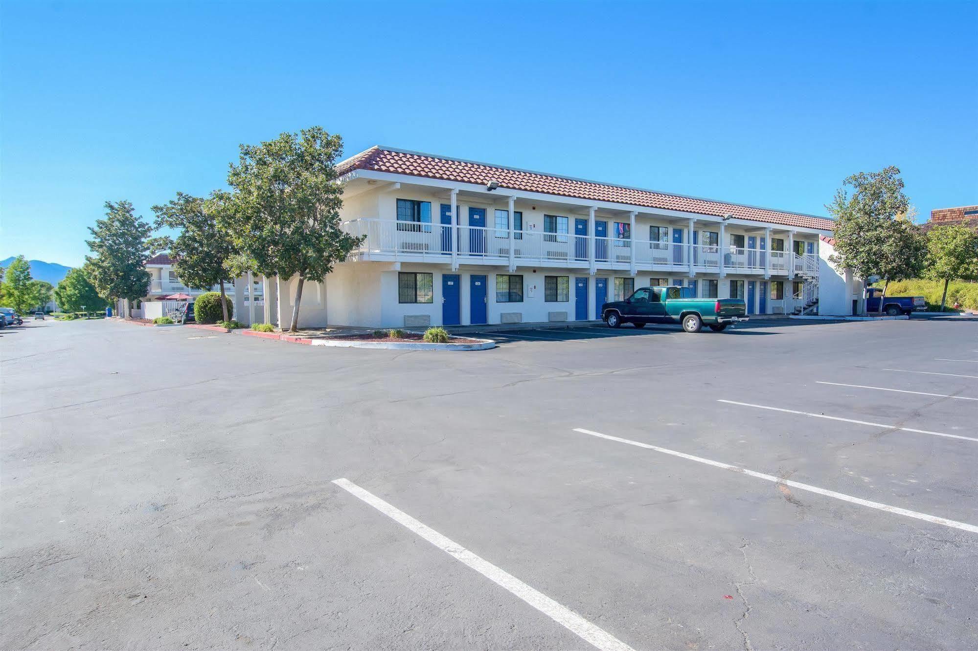 Motel 6-Redding, Ca - South מראה חיצוני תמונה