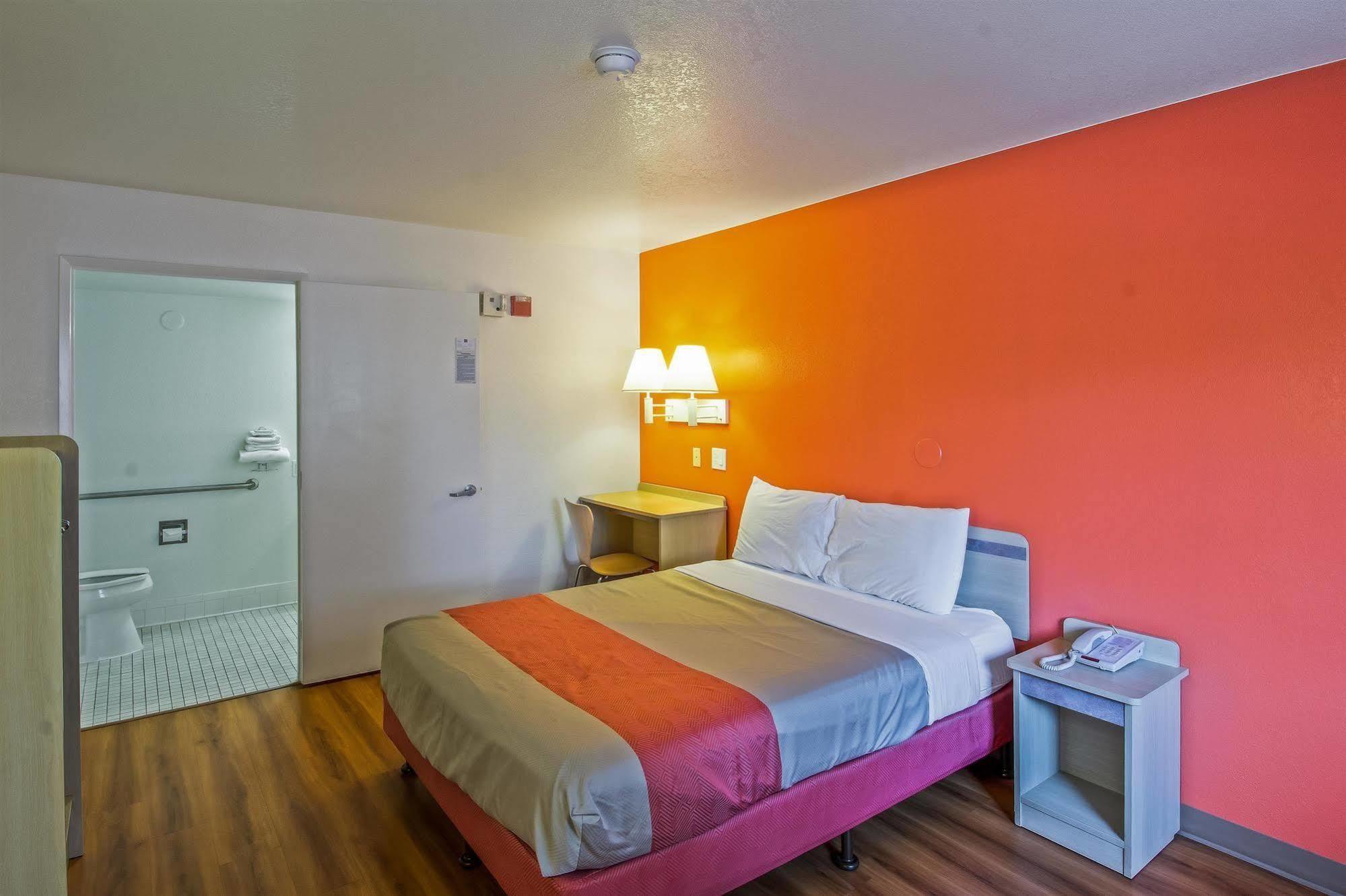 Motel 6-Redding, Ca - South מראה חיצוני תמונה