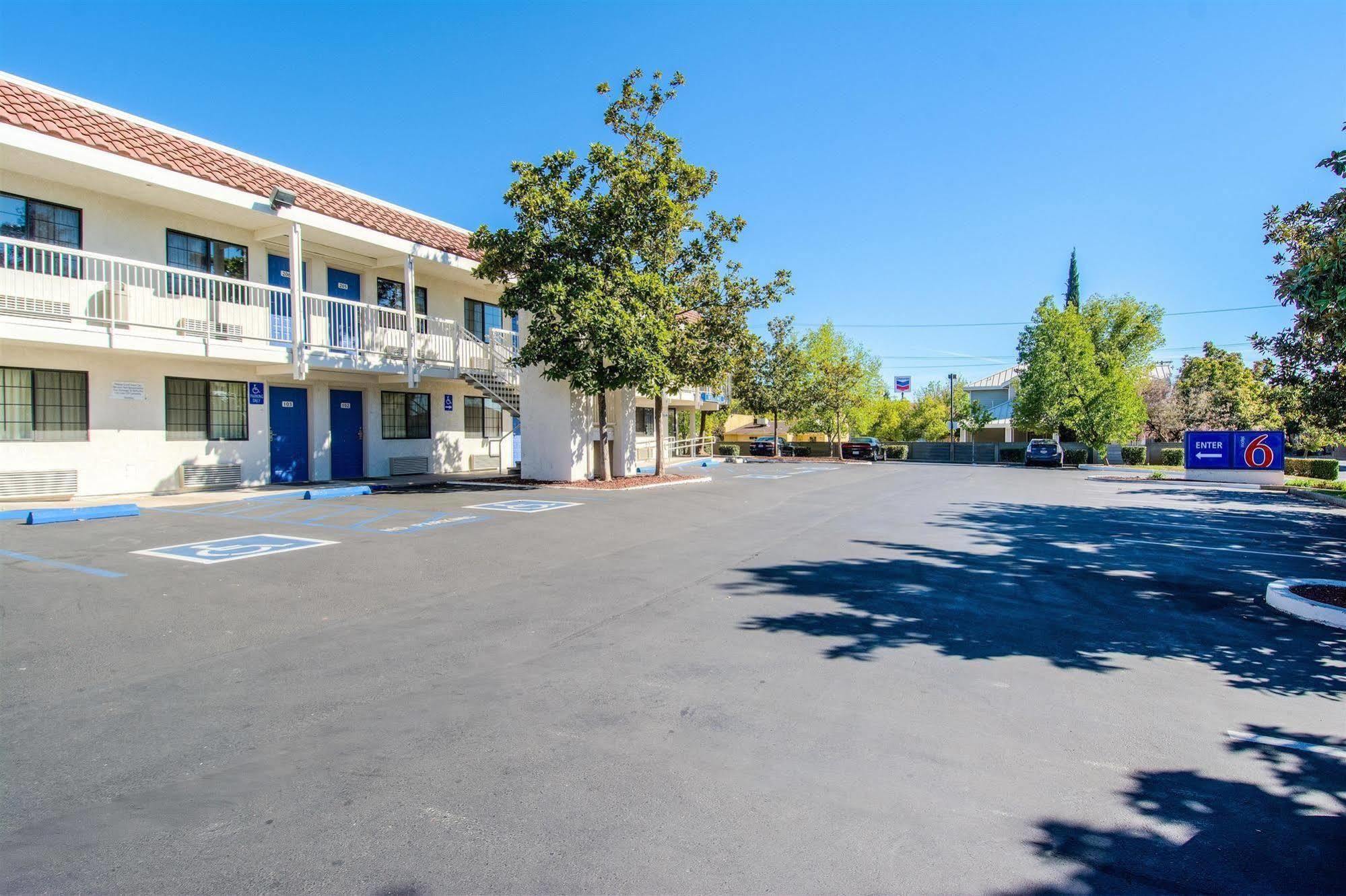 Motel 6-Redding, Ca - South מראה חיצוני תמונה