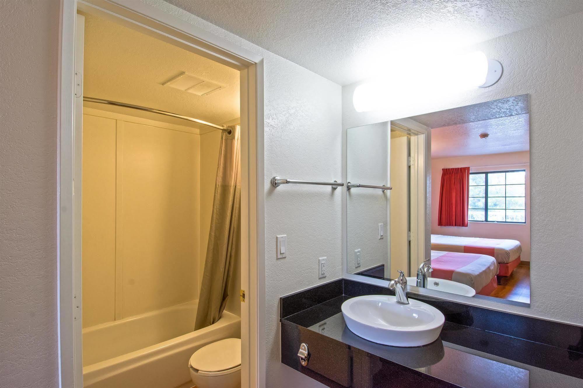 Motel 6-Redding, Ca - South מראה חיצוני תמונה