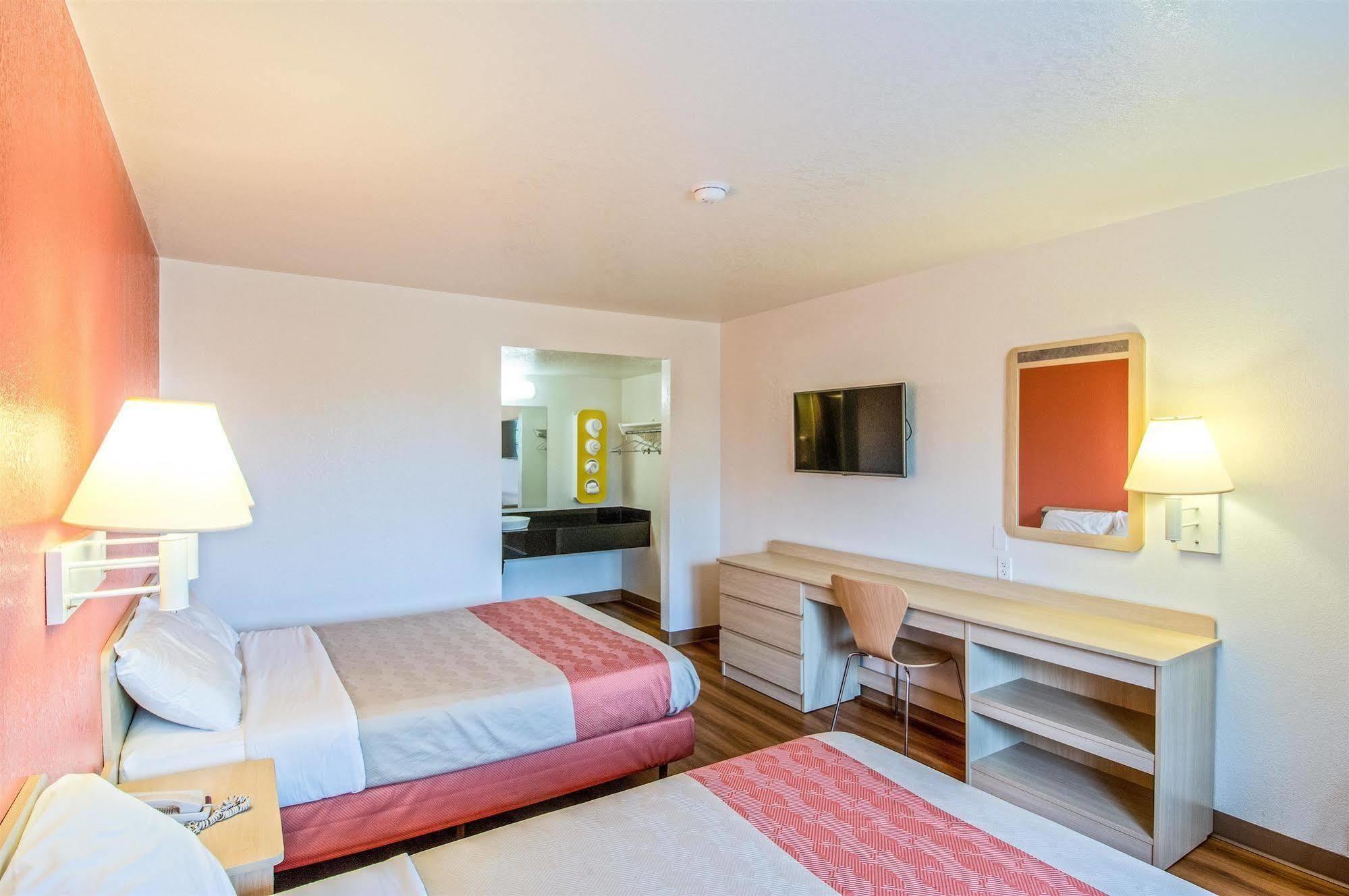 Motel 6-Redding, Ca - South מראה חיצוני תמונה