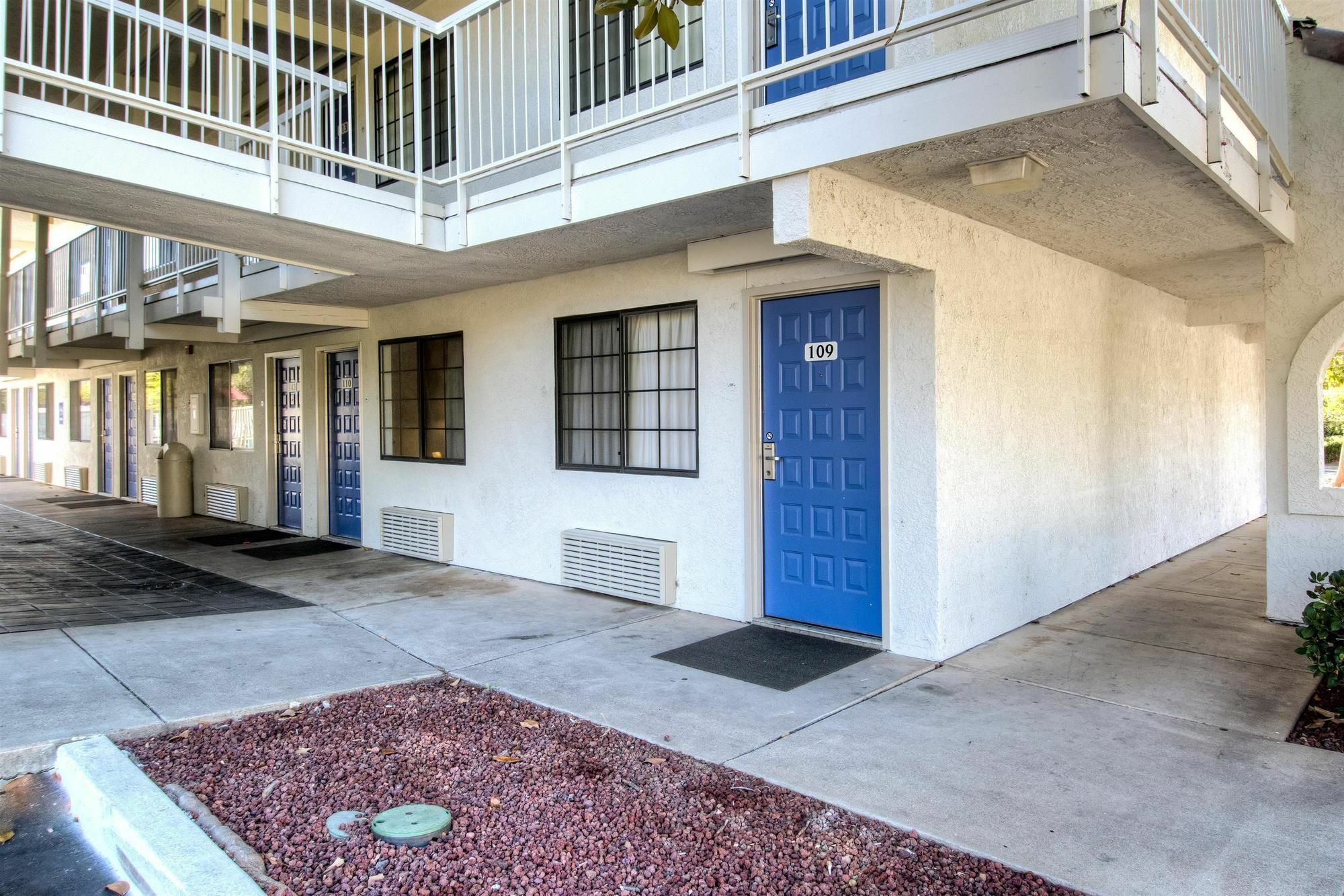 Motel 6-Redding, Ca - South מראה חיצוני תמונה